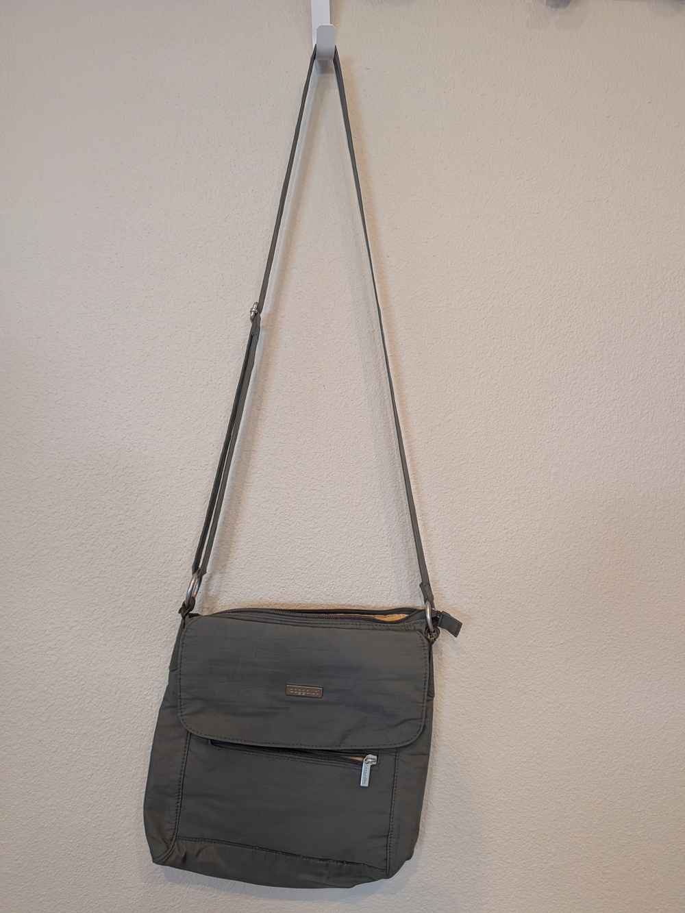 Baggallini lightweight nylon travel crossbody bag in charcoal slate gray